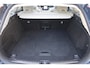 Volvo V60 Cross Country B5 AWD Pro | Adaptieve Cruise Control | BLIS Dodehoekdetectie | 20" Velgen | Elektrisch verstelbare voorstoelen met geheugen | Stoel- & stuurwielverwarming | 360-camera | Panoramisch schuif-/kanteldak | Draadloze oplader | Premium Audio by Harman/Kardon |
