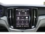 Volvo V60 Cross Country B5 AWD Pro | Adaptieve Cruise Control | BLIS Dodehoekdetectie | 20" Velgen | Elektrisch verstelbare voorstoelen met geheugen | Stoel- & stuurwielverwarming | 360-camera | Panoramisch schuif-/kanteldak | Draadloze oplader | Premium Audio by Harman/Kardon |