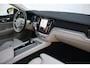 Volvo V60 Cross Country B5 AWD Pro | Adaptieve Cruise Control | BLIS Dodehoekdetectie | 20" Velgen | Elektrisch verstelbare voorstoelen met geheugen | Stoel- & stuurwielverwarming | 360-camera | Panoramisch schuif-/kanteldak | Draadloze oplader | Premium Audio by Harman/Kardon |