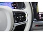 Volvo V60 Cross Country B5 AWD Pro | Adaptieve Cruise Control | BLIS Dodehoekdetectie | 20" Velgen | Elektrisch verstelbare voorstoelen met geheugen | Stoel- & stuurwielverwarming | 360-camera | Panoramisch schuif-/kanteldak | Draadloze oplader | Premium Audio by Harman/Kardon |