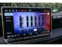 Volkswagen Tiguan 1.5 eHybrid R-Line / 5 jaar Fabrieksgarantie/ Stoelen met Massage & Koeling/ Panoramadak/ 200kW (272PK)