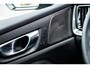 Volvo V60 2.0 T8 Plug-in hybrid AWD Plus Dark 455 PK | Trekhaak | Panoramadak | 360 Camera | Adaptieve Cruise Control | Donker Glas | Head Up Display |