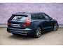 Volvo V60 2.0 T8 Plug-in hybrid AWD Plus Dark 455 PK | Trekhaak | Panoramadak | 360 Camera | Adaptieve Cruise Control | Donker Glas | Head Up Display |