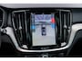 Volvo V60 2.0 T8 Plug-in hybrid AWD Plus Dark 455 PK | Trekhaak | Panoramadak | 360 Camera | Adaptieve Cruise Control | Donker Glas | Head Up Display |