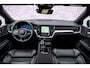 Volvo V60 2.0 T8 Plug-in hybrid AWD Plus Dark 455 PK | Trekhaak | Panoramadak | 360 Camera | Adaptieve Cruise Control | Donker Glas | Head Up Display |