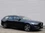 Volvo V90 2.0 T8 Plug-in hybrid AWD Ultra Dark Automaat / Panoramadak / Luchtvering / Bowers & Wilkens audio / Trekhaak / 360* camera / Massage voorstoelen / Geventileerd leder interieur