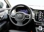 Volvo V90 2.0 T8 Plug-in hybrid AWD Ultra Dark Automaat / Panoramadak / Luchtvering / Bowers & Wilkens audio / Trekhaak / 360* camera / Massage voorstoelen / Geventileerd leder interieur