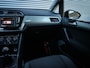 Volkswagen Touran 1.6 TDI SCR Connected Series 7p Clima | Cruise | Navi | Panoramadak | Trekhaak | Pdc |
