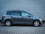 Volkswagen Touran 1.6 TDI SCR Connected Series 7p Clima | Cruise | Navi | Panoramadak | Trekhaak | Pdc |