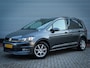 Volkswagen Touran 1.6 TDI SCR Connected Series 7p Clima | Cruise | Navi | Panoramadak | Trekhaak | Pdc |