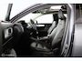 Volvo XC40 2.0 T5 AWD Intro Edition | Panoramadak | 360 Camera | Adaptive Cruise | Keyless | BLISS | Verwarmbare voorstoelen & Stuurwiel | Elektrische stoelen | Privacy Glass