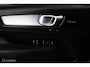 Volvo XC40 2.0 T5 AWD Intro Edition | Panoramadak | 360 Camera | Adaptive Cruise | Keyless | BLISS | Verwarmbare voorstoelen & Stuurwiel | Elektrische stoelen | Privacy Glass