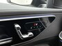 Mercedes-Benz C-klasse Estate 300 e AMG Plug-In Hybride AMG Line | Night Pakket | Panorama Schuif-Kanteldak | Trekhaak | Distronic | Stuur en Stoelverwarming. Inclusief 24 maanden Mercedes-Benz Certified garantie voor Europa.