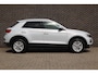 Volkswagen T-Roc 1.0 TSI 115pk Style | Navigatie | Parkeersensoren voor en achter | Volautomatische Airco