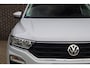 Volkswagen T-Roc 1.0 TSI 115pk Style | Navigatie | Parkeersensoren voor en achter | Volautomatische Airco