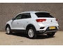 Volkswagen T-Roc 1.0 TSI 115pk Style | Navigatie | Parkeersensoren voor en achter | Volautomatische Airco