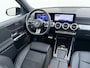 Mercedes-Benz EQB 250+ AMG Line 71 kWh | Panorama - Schuifdak | 20" AMG Velgen |  Verstelbare demping | Nightpakket | Leder Bekleding | Klasse 3 Alarm | Achteruitrij Camera