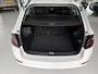 Skoda Fabia Combi 1.0 TSI Ambition Airco - Apple carplay - Parkeersensor achter - Dakrails - Bagagedek - Mistlampen - Cruise control - Bluetooth - Led verlichting - Stuur multifunctioneel - Stuur leder - Elektrische ramen - Centrale vergrendeling met afstandsbediening