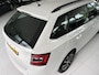 Skoda Fabia Combi 1.0 TSI Ambition Airco - Apple carplay - Parkeersensor achter - Dakrails - Bagagedek - Mistlampen - Cruise control - Bluetooth - Led verlichting - Stuur multifunctioneel - Stuur leder - Elektrische ramen - Centrale vergrendeling met afstandsbediening