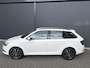 Skoda Fabia Combi 1.0 TSI Ambition Airco - Apple carplay - Parkeersensor achter - Dakrails - Bagagedek - Mistlampen - Cruise control - Bluetooth - Led verlichting - Stuur multifunctioneel - Stuur leder - Elektrische ramen - Centrale vergrendeling met afstandsbediening