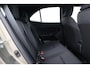 Toyota Yaris Cross 1.5 Hybrid Dynamic | Trekhaak | Dodehoek detectie | Parkeersensoren voor/achter | Apple Carplay / Android Auto | Stoel-/stuurverwarming | Adaptive Cruise | Full LED | Keyless | Clima | Camera | 17 inch