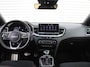 Kia ProCeed 1.6 T-GDI GT | 204PK! | Stuur-/stoelverwarming | Schuifdak | Camera | Stoelgeheugen | LED | Dodehoek detectie | Zeer nette auto | 1e eigenaar |