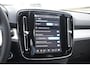 Volvo XC40 B3 177PK Automaat Plus Black Edition / Cruise control / Harman Kardon / 20'' velgen / Elektrisch verstelbare stoelen met geheugen / Stoel- en stuurverwarming