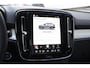 Volvo XC40 B3 177PK Automaat Plus Black Edition / Cruise control / Harman Kardon / 20'' velgen / Elektrisch verstelbare stoelen met geheugen / Stoel- en stuurverwarming