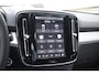 Volvo XC40 B3 177PK Automaat Plus Black Edition / Cruise control / Harman Kardon / 20'' velgen / Elektrisch verstelbare stoelen met geheugen / Stoel- en stuurverwarming