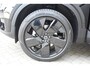 Volvo XC40 B3 177PK Automaat Plus Black Edition / Cruise control / Harman Kardon / 20'' velgen / Elektrisch verstelbare stoelen met geheugen / Stoel- en stuurverwarming