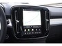 Volvo XC40 B3 177PK Automaat Plus Black Edition / Cruise control / Harman Kardon / 20'' velgen / Elektrisch verstelbare stoelen met geheugen / Stoel- en stuurverwarming