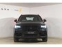 Volvo XC40 B3 177PK Automaat Plus Black Edition / Cruise control / Harman Kardon / 20'' velgen / Elektrisch verstelbare stoelen met geheugen / Stoel- en stuurverwarming