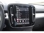 Volvo XC40 B3 177PK Automaat Plus Black Edition / Cruise control / Harman Kardon / 20'' velgen / Elektrisch verstelbare stoelen met geheugen / Stoel- en stuurverwarming