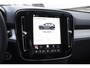 Volvo XC40 B3 177PK Automaat Plus Black Edition / Cruise control / Harman Kardon / 20'' velgen / Elektrisch verstelbare stoelen met geheugen / Stoel- en stuurverwarming