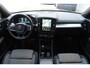 Volvo XC40 B3 177PK Automaat Plus Black Edition / Cruise control / Harman Kardon / 20'' velgen / Elektrisch verstelbare stoelen met geheugen / Stoel- en stuurverwarming