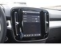 Volvo XC40 B3 177PK Automaat Plus Black Edition / Cruise control / Harman Kardon / 20'' velgen / Elektrisch verstelbare stoelen met geheugen / Stoel- en stuurverwarming