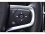 Volvo XC40 B3 177PK Automaat Plus Black Edition / Cruise control / Harman Kardon / 20'' velgen / Elektrisch verstelbare stoelen met geheugen / Stoel- en stuurverwarming
