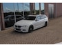 BMW 3-Serie Touring 318i M Sport Edition | 2e eigenaar | NL auto | Camera | Shadow Line | Panoramadak | HiFi audio | Cruise control | LED | Stoelverwarming | Navigatie Professional