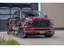 Dodge Ram LONGHORN | WIDE BODY | 5.7 V8 | BREDE WIELEN | BOM VOL | HUD | BRUIN LEDER | LUCHTVERING | PANODAK | RONDOM CAMERA | OPEN UITLAAT KLEP | ALARM | DUBBELE CABINE | 5 PERSOONS | CREW CAB DC | SPECIAL ONE | DEALER ONDERHOUDEN | Eerste eigenaar |