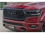 Dodge Ram LONGHORN | WIDE BODY | 5.7 V8 | BREDE WIELEN | BOM VOL | HUD | BRUIN LEDER | LUCHTVERING | PANODAK | RONDOM CAMERA | OPEN UITLAAT KLEP | ALARM | DUBBELE CABINE | 5 PERSOONS | CREW CAB DC | SPECIAL ONE | DEALER ONDERHOUDEN | Eerste eigenaar |