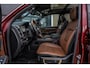 Dodge Ram LONGHORN | WIDE BODY | 5.7 V8 | BREDE WIELEN | BOM VOL | HUD | BRUIN LEDER | LUCHTVERING | PANODAK | RONDOM CAMERA | OPEN UITLAAT KLEP | ALARM | DUBBELE CABINE | 5 PERSOONS | CREW CAB DC | SPECIAL ONE | DEALER ONDERHOUDEN | Eerste eigenaar |