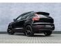 Volvo EX40 Single Motor Extended Range Plus Black Ed. 82 kWh | Warmtepomp | Pixel LED Koplampen | Harman Kardon Audio | 360 Graden Camera | Navigatie Google Maps | Cruise Control Adaptief | BLIS | Stoelverwarming | Lichtmetalen Velgen 20 inch