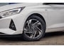 Hyundai i20 1.0 T-GDI Premium Sky | Adaptief cruise | Elek. panorama dak | Dodehoek detectie | Achteruitrijcamera | Stoel/Stuur verwaming | Keyless entry | Led koplamen | Apple Carplay/Android Auto | Achteruitrijcamera | Apple Carplay/Android Auto|telefoonintegratie premium | Cruise control adaptief met Stop&Go