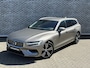 Volvo V60 2.0 T8 Recharge AWD Business Pro | Plug-in Hybrid (PHEV) | Trekhaak | Harman Kardon Audio | Achteruitrijcamera | Lichtmetalen Velgen 19 inch | Navigatie | Apple Carplay | BLIS | Cruise Control Adaptief