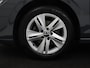 Volkswagen Golf 1.5 TSI Life | Stuur/stoel verwarming | Adaptive cruise | Sfeerverlichting | Carplay | Park assist | Navigatie | Climate control | Virtueel dashboard | Trekhaak