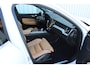 Volvo XC60 2.0 T8 Twin Engine AWD Inscription | Incl. 12 maanden garantie | Stoelverwarming/ventilatie | Apple carplay/Android auto | Luchtvering | Wegklapbare trekhaak | 360° camera |  Adaptive cruise control | Memory seats |