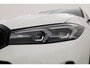 BMW 3-Serie 330e M-Sport | Rijklaar! | Widescreen | ShadowLine | HUD | Dodehoek | Leder | Stuur-Stoelverw. | Nav+App.Connect | Sfeerverl. | Elek. Klep | LED | Rijmodus | Cruise V