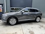Volkswagen Touareg 3.0TDI 230pk 4-Motion Grijs Kenteken Luchtvering Trekhaak Matrix Leder Camera Panorama