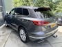 Volkswagen Touareg 3.0TDI 230pk 4-Motion Grijs Kenteken Luchtvering Trekhaak Matrix Leder Camera Panorama