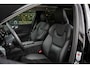 Volvo XC60 2.0 T6 Plug-in hybrid AWD Plus Dark , Apple Carplay, Achteruitrijcamera, Harman Kardon, Panoramadak,